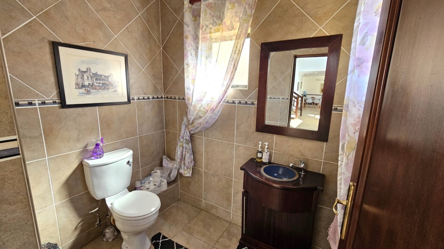 5 Bedroom Property for Sale in Birdwood Estate North West